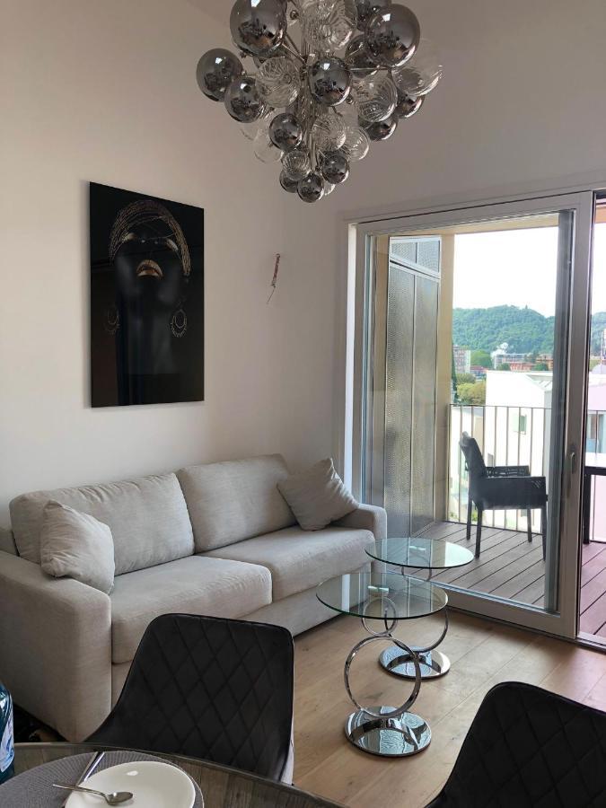 Ferienwohnung Laveno-Mombello Esterno foto