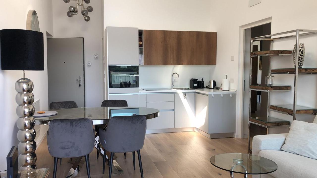 Ferienwohnung Laveno-Mombello Esterno foto